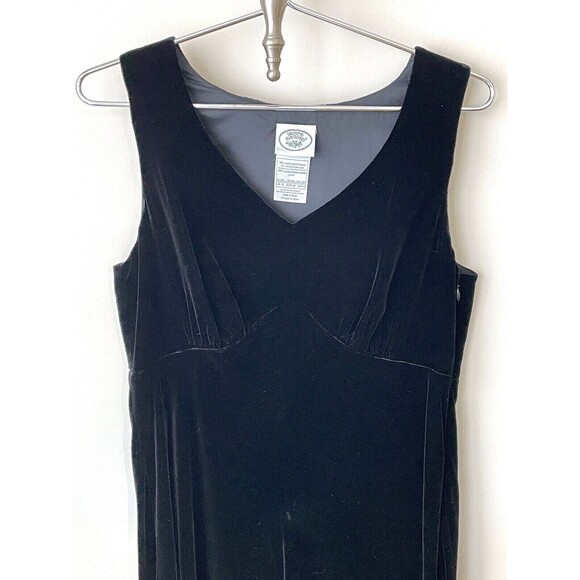 LAURA ASHLEY V-Neck Black Velvet Sleeveless Cocktail Dress Size 8 US/12 UK - Picture 2 of 9